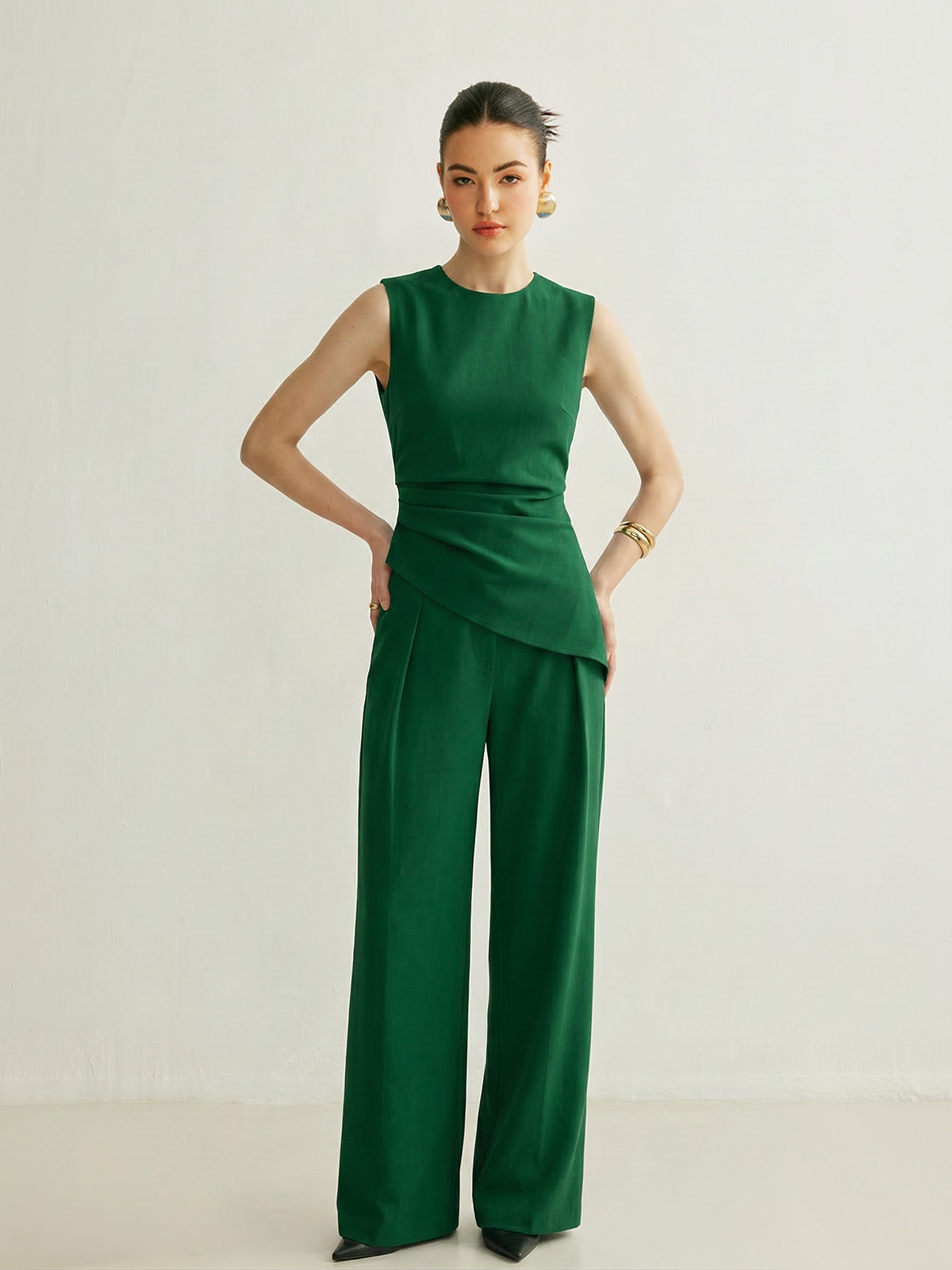 Ensemble Top Asymétrique Sans Manches & Pantalon Plissé