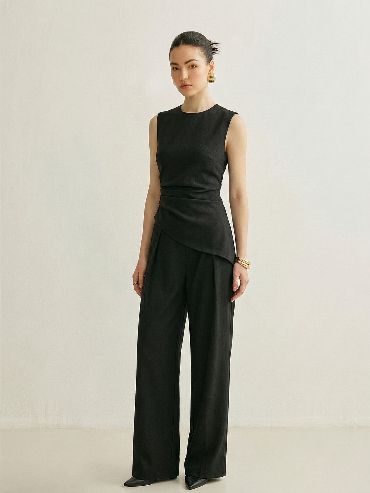 Ensemble Top Asymétrique Sans Manches & Pantalon Plissé
