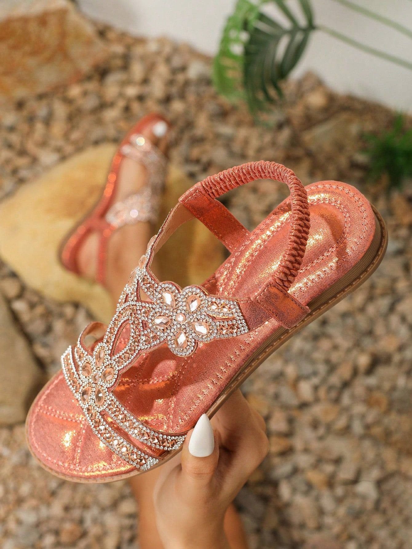 Élégantes Sandales à Bijoux Confortables