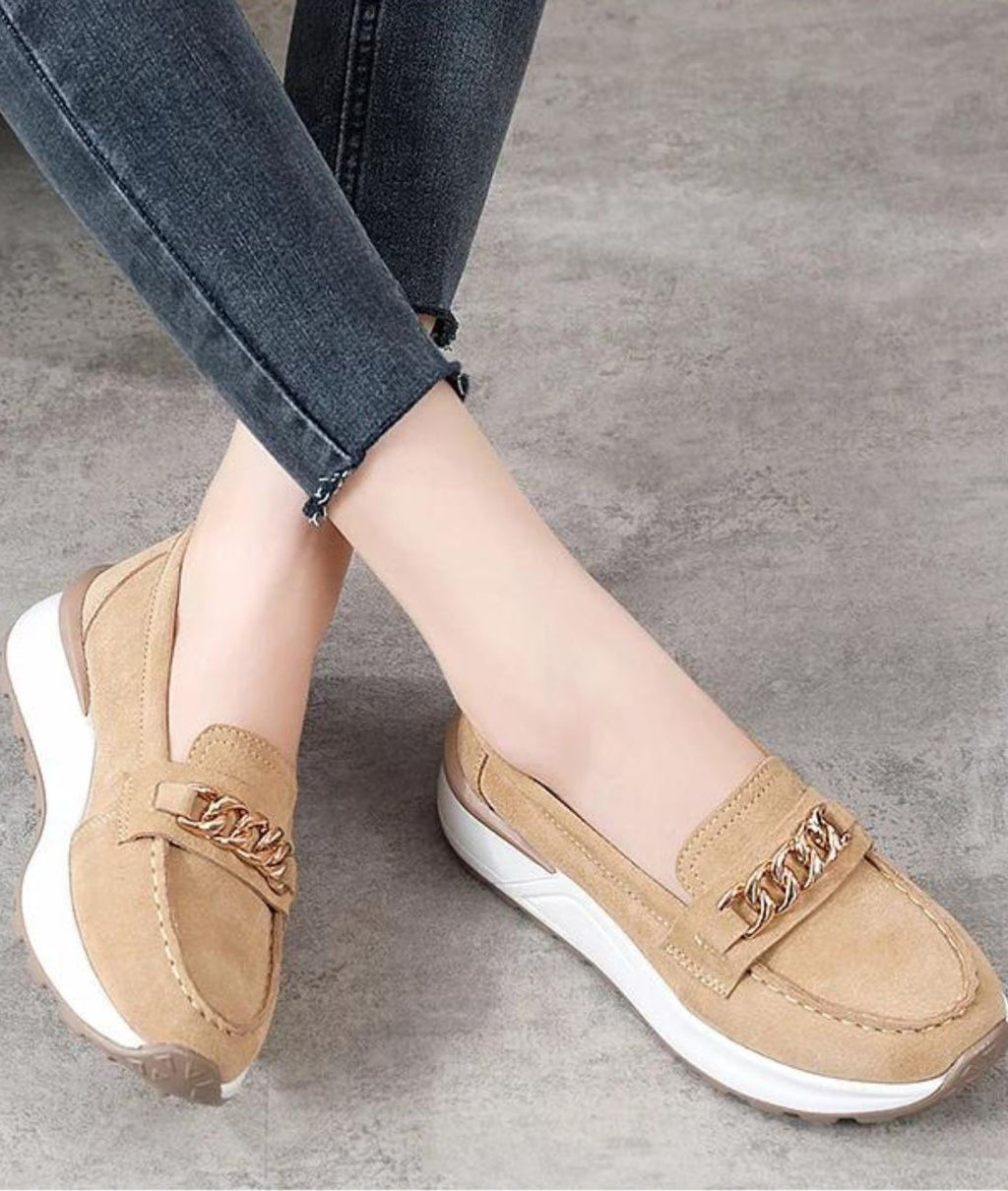 Mocassins En Daim À Boucle Dorée Et Semelle Épaisse