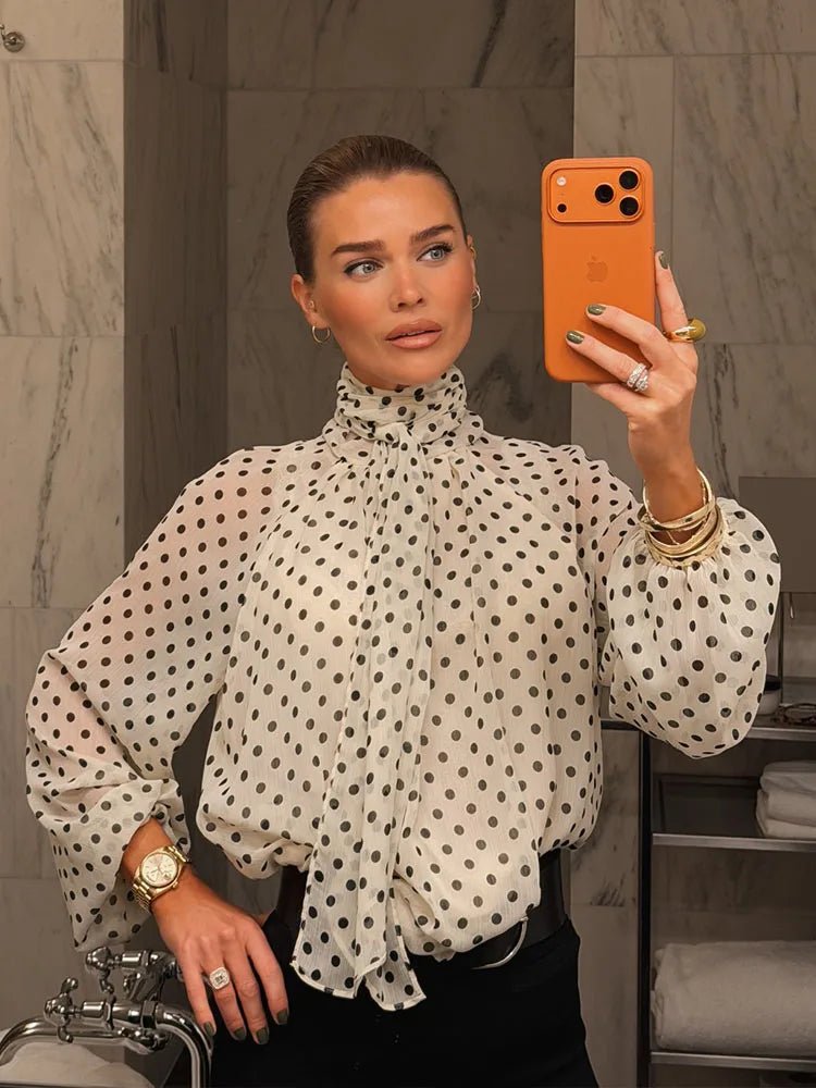 Blouse à pois à col montant